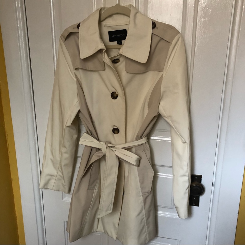 Classic London Fog short trench coat in cream and tan